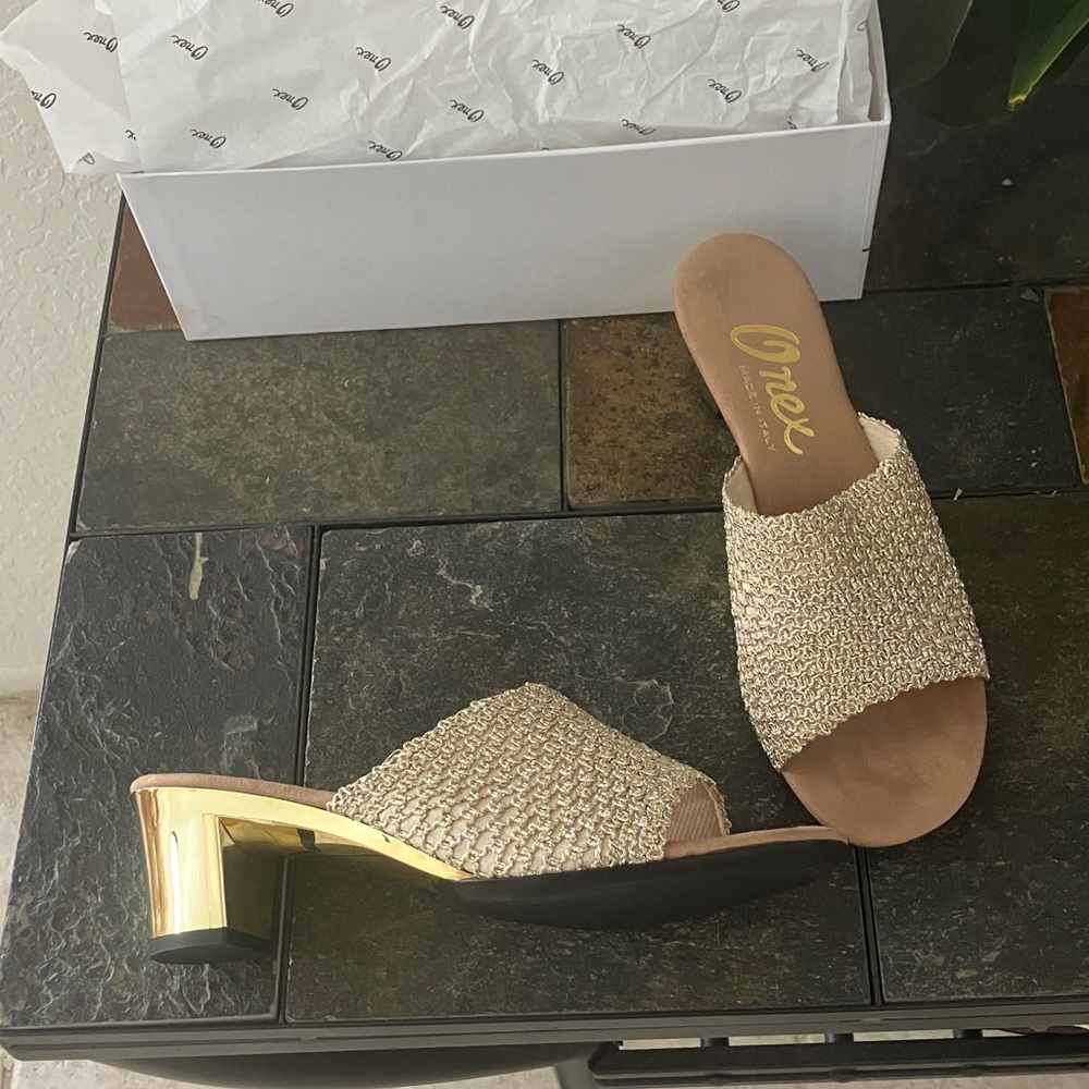 Onex Gold Woven Slide Mules with Metallic Gold Block Heel Style Cookie-3 Size 9